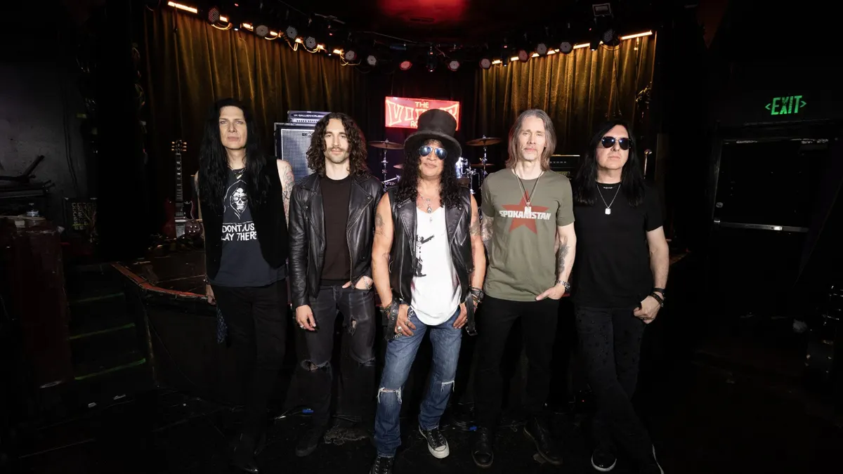 SLASH ft Myles Kennedy and The Conspirators - Flying Blind World Tour